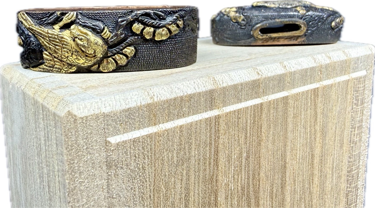 赤銅 松に鷹図 縁頭(桐箱付) — 4 of 9