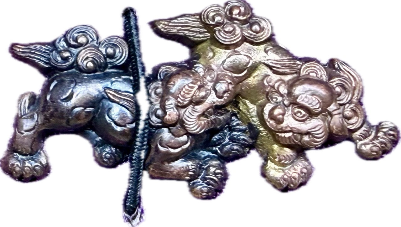 目貫 銅地 唐獅子(現代)桐箱入 — 2 of 3