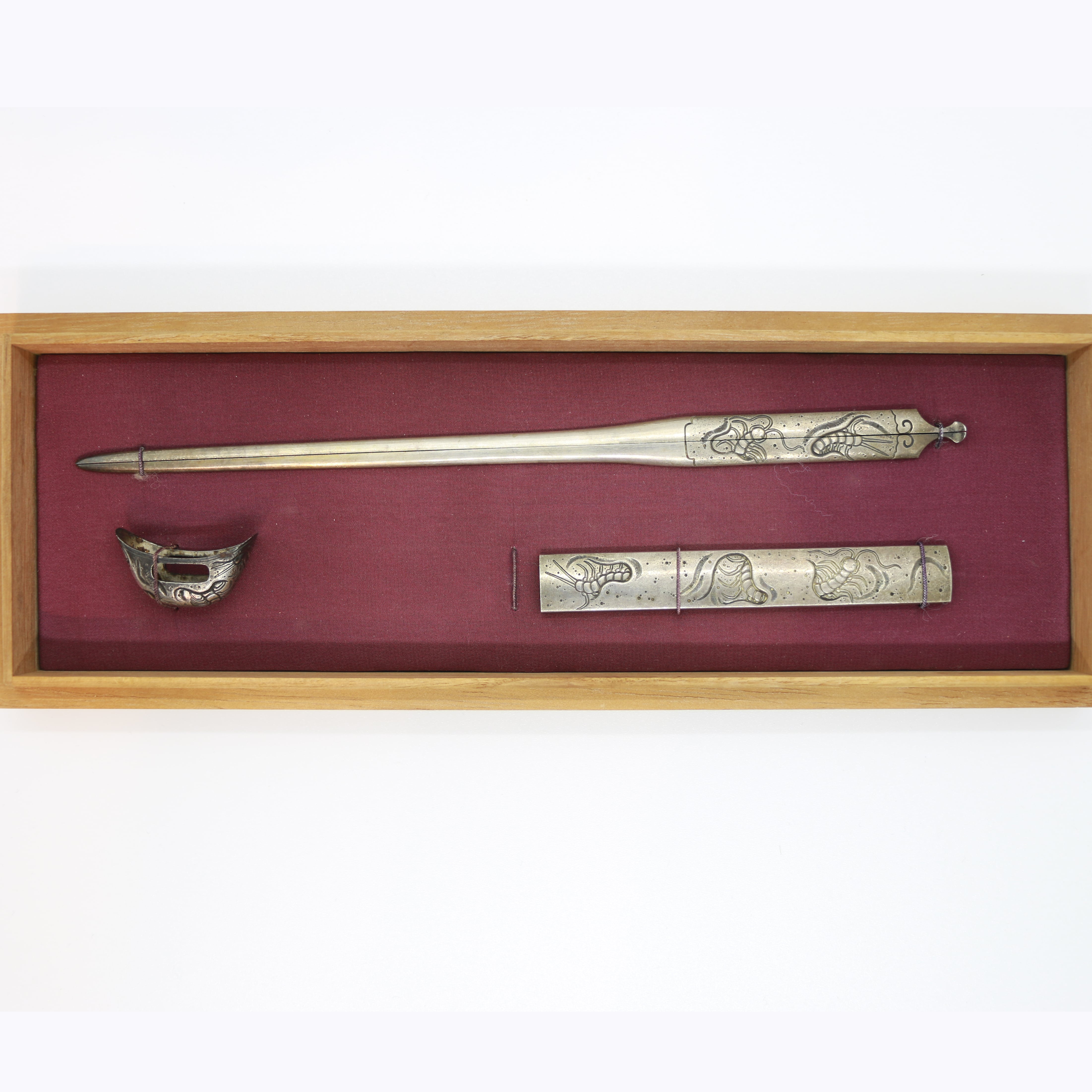 Mitokoromono: Solid Silver Centipede Design — 1 of 9