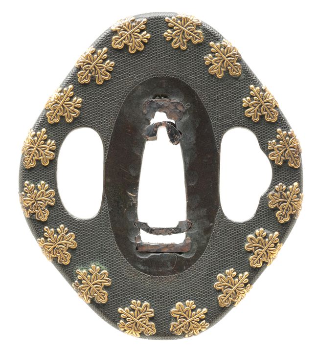 Wakizashi Koshirae with "Kiri" Family Crest Designed Fittings, 2-bu kizami Kin nashi-ji nuri saya — 5 of 12