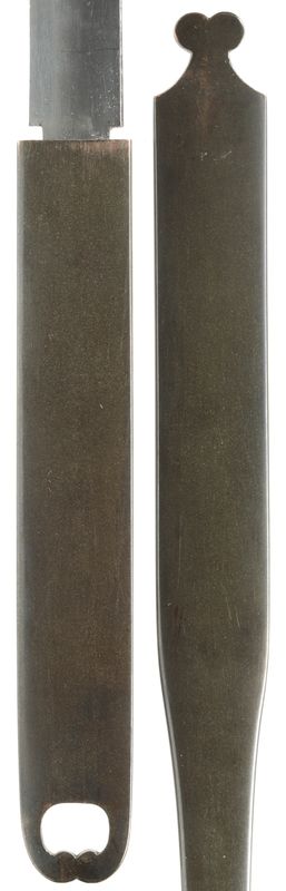 Wakizashi Koshirae with "Kiri" Family Crest Designed Fittings, 2-bu kizami Kin nashi-ji nuri saya — 7 of 12