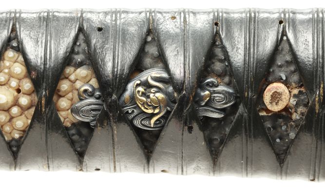 "Reiju" (sacred beasts designed) fittings, Cha ishimeji nuri saya, aikuchi wakizashi koshirae — 2 of 11