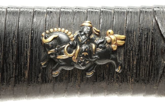 Black Lacquered Finely Carved Scabbard Aikuchi Wakizashi Koshirae — 4 of 9