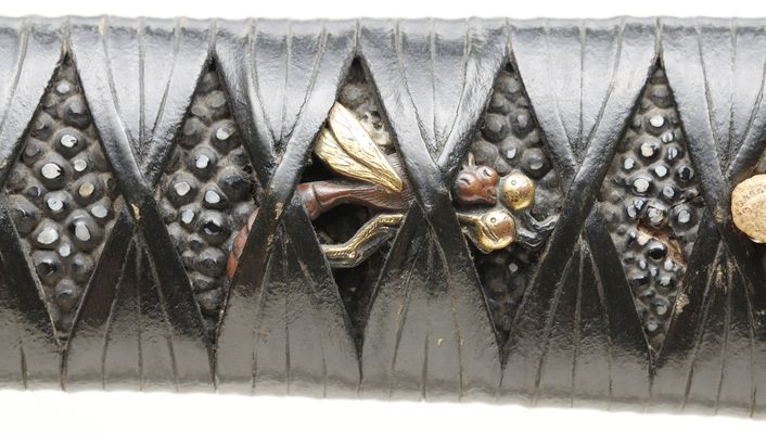 Wakizashi Omeshi Koshirae with Black Ishime-ji Nuri Saya — 4 of 10