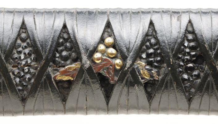 Wakizashi Omeshi Koshirae with Black Ishime-ji Nuri Saya — 5 of 10