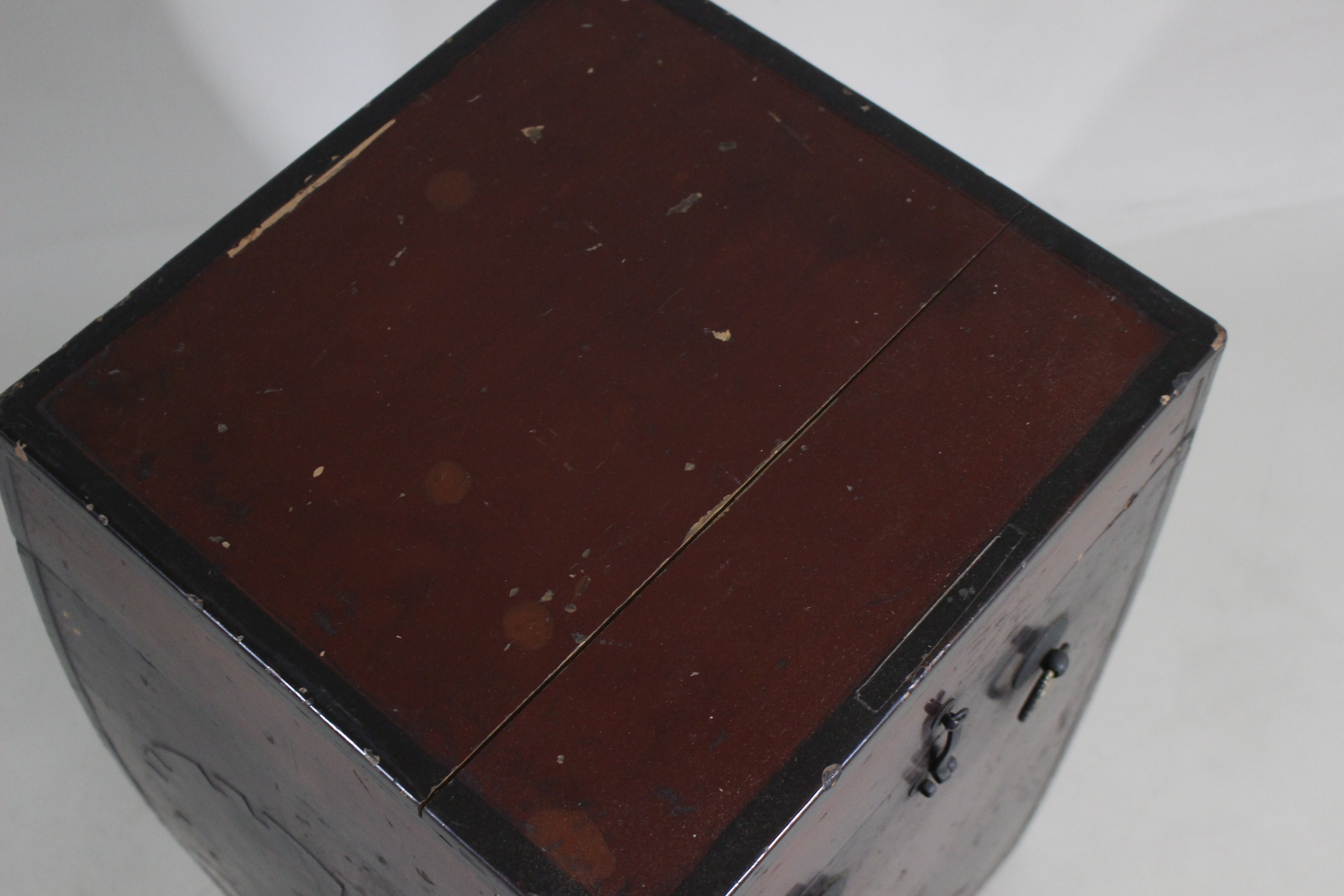 Tokubetsu Kicho Certificate: Black Lacquered Hon-kozane White Ito Odoshi Chu-kon Nimai-do Gusoku Y1-85 — 75 of 100