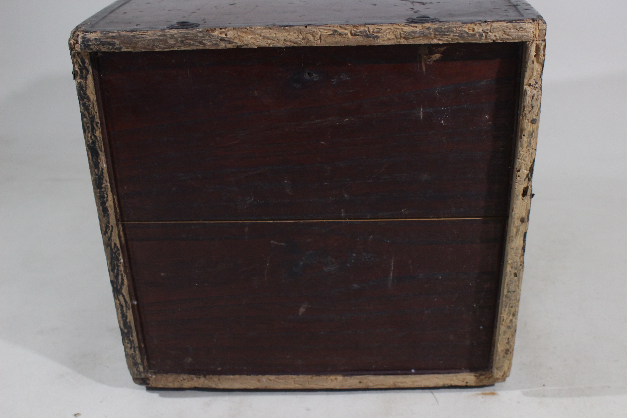 Tokubetsu Kicho Certificate: Black Lacquered Hon-kozane White Ito Odoshi Chu-kon Nimai-do Gusoku Y1-85 — 77 of 100