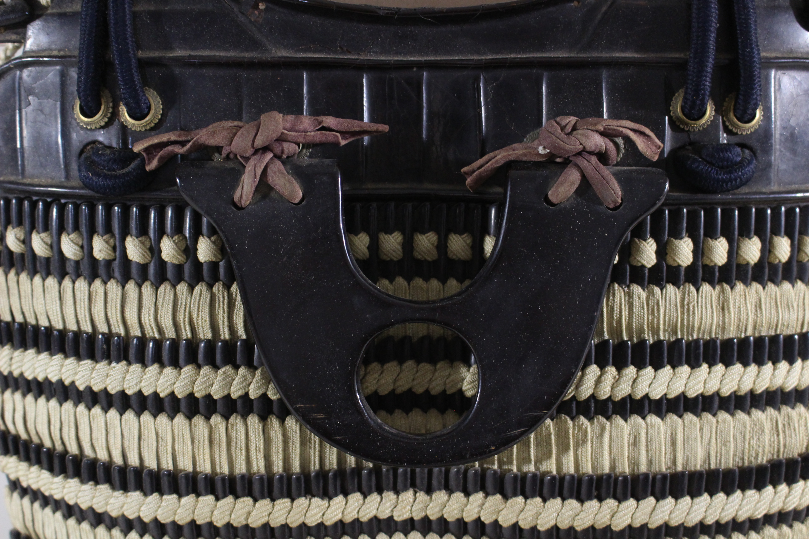 Tokubetsu Kicho Certificate: Black Lacquered Hon-kozane White Ito Odoshi Chu-kon Nimai-do Gusoku Y1-85 — 90 of 100