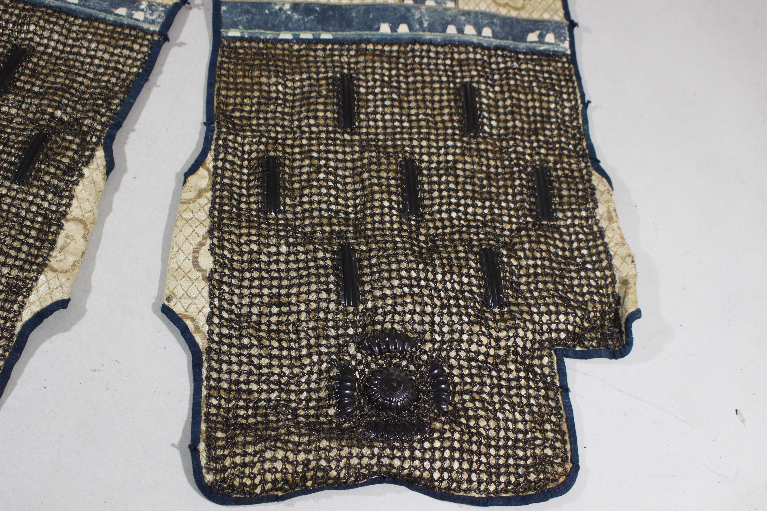 Tokubetsu Kicho Certificate: Black Lacquered Hon-kozane White Ito Odoshi Chu-kon Nimai-do Gusoku Y1-85 — 23 of 100
