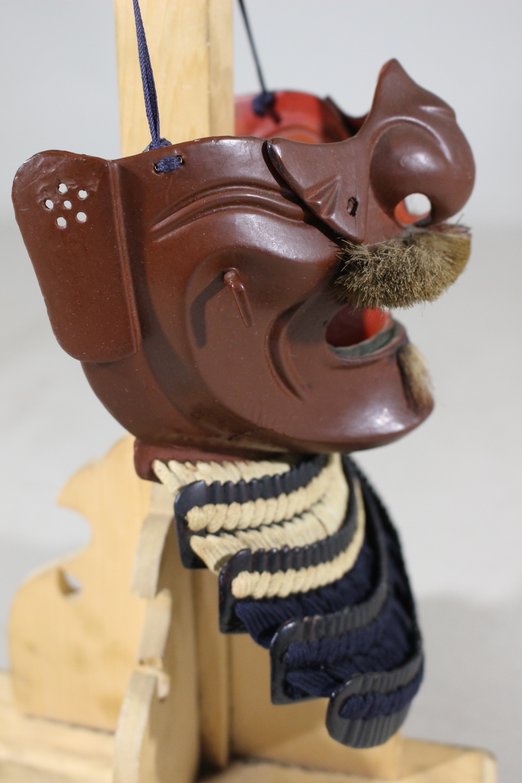 Tokubetsu Kicho Certificate: Black Lacquered Hon-kozane White Ito Odoshi Chu-kon Nimai-do Gusoku Y1-85 — 36 of 100