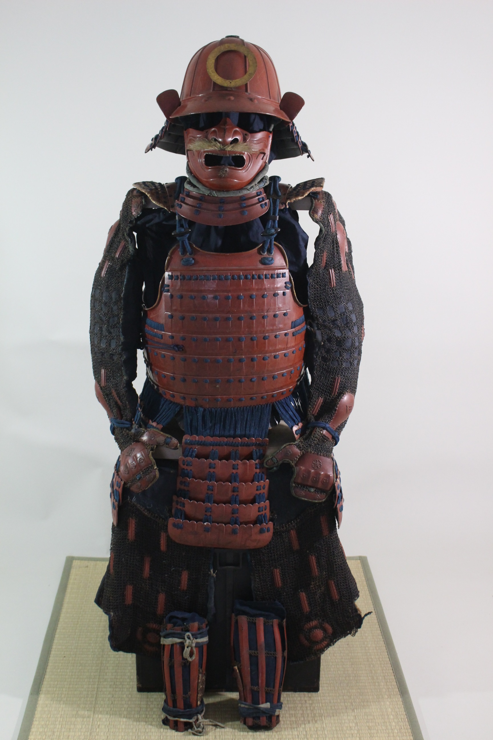 Special Kicho Certification: Iron Vermilion Lacquer Cut-Plate Iyo-Zane Light Blue Thread Laced Two-Piece Do Gusoku, Kojunin-gumi (Oniwaban-shu) Captain's Armor Y1-126 — 46 of 82