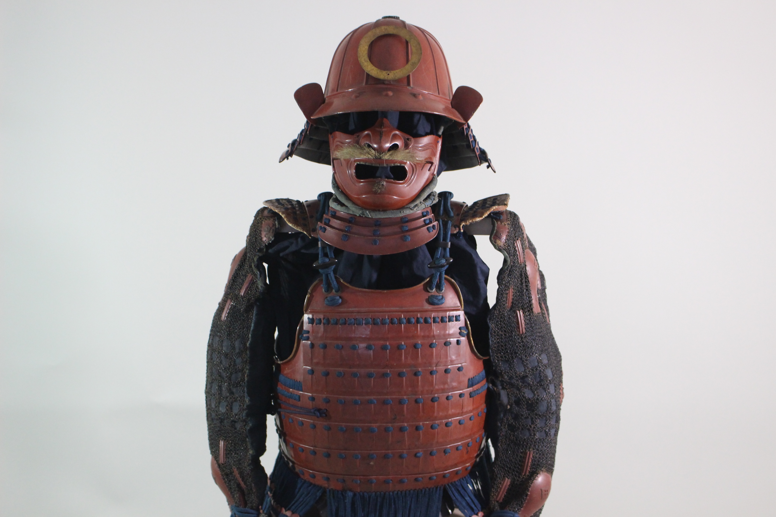 Special Kicho Certification: Iron Vermilion Lacquer Cut-Plate Iyo-Zane Light Blue Thread Laced Two-Piece Do Gusoku, Kojunin-gumi (Oniwaban-shu) Captain's Armor Y1-126 — 47 of 82