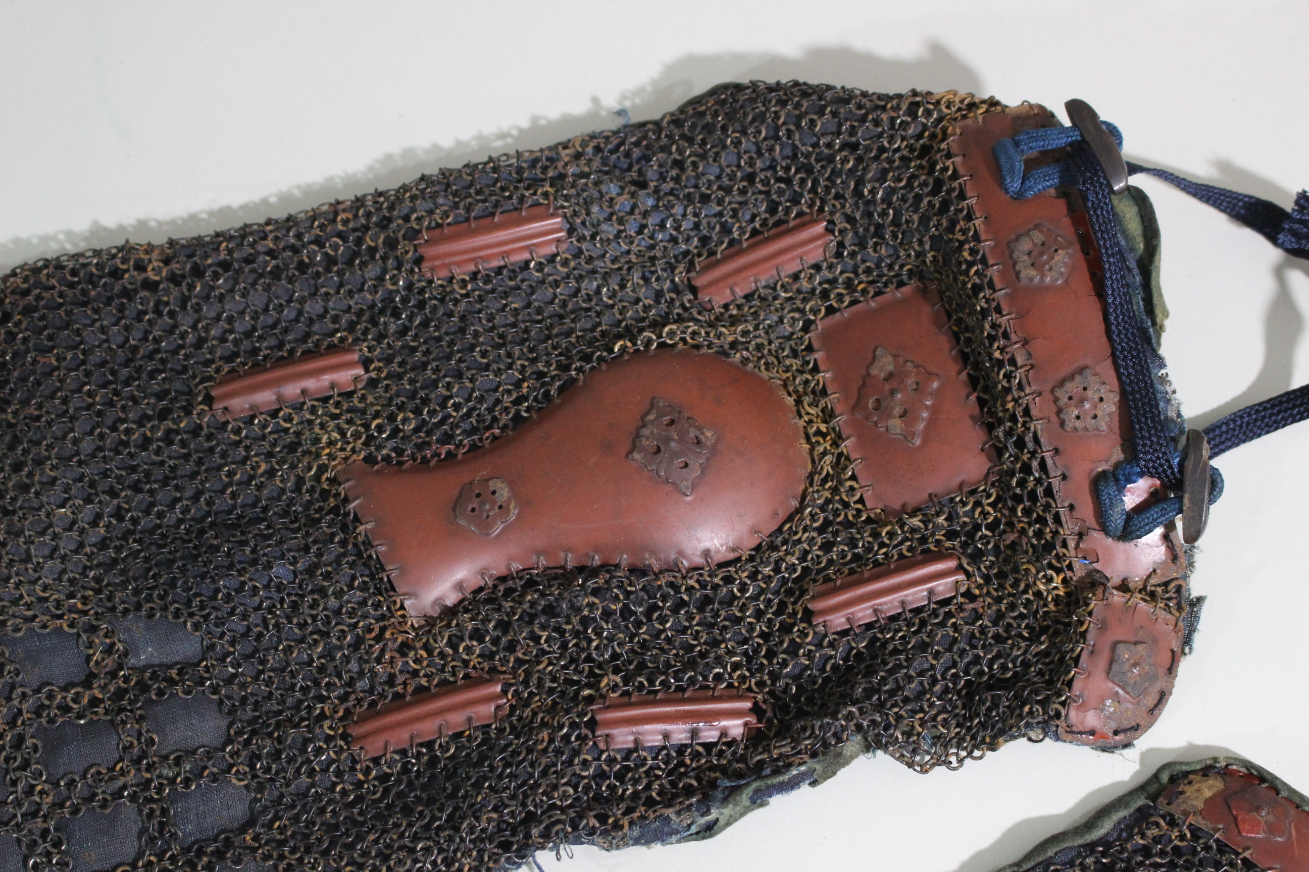 Special Kicho Certification: Iron Vermilion Lacquer Cut-Plate Iyo-Zane Light Blue Thread Laced Two-Piece Do Gusoku, Kojunin-gumi (Oniwaban-shu) Captain's Armor Y1-126 — 81 of 82