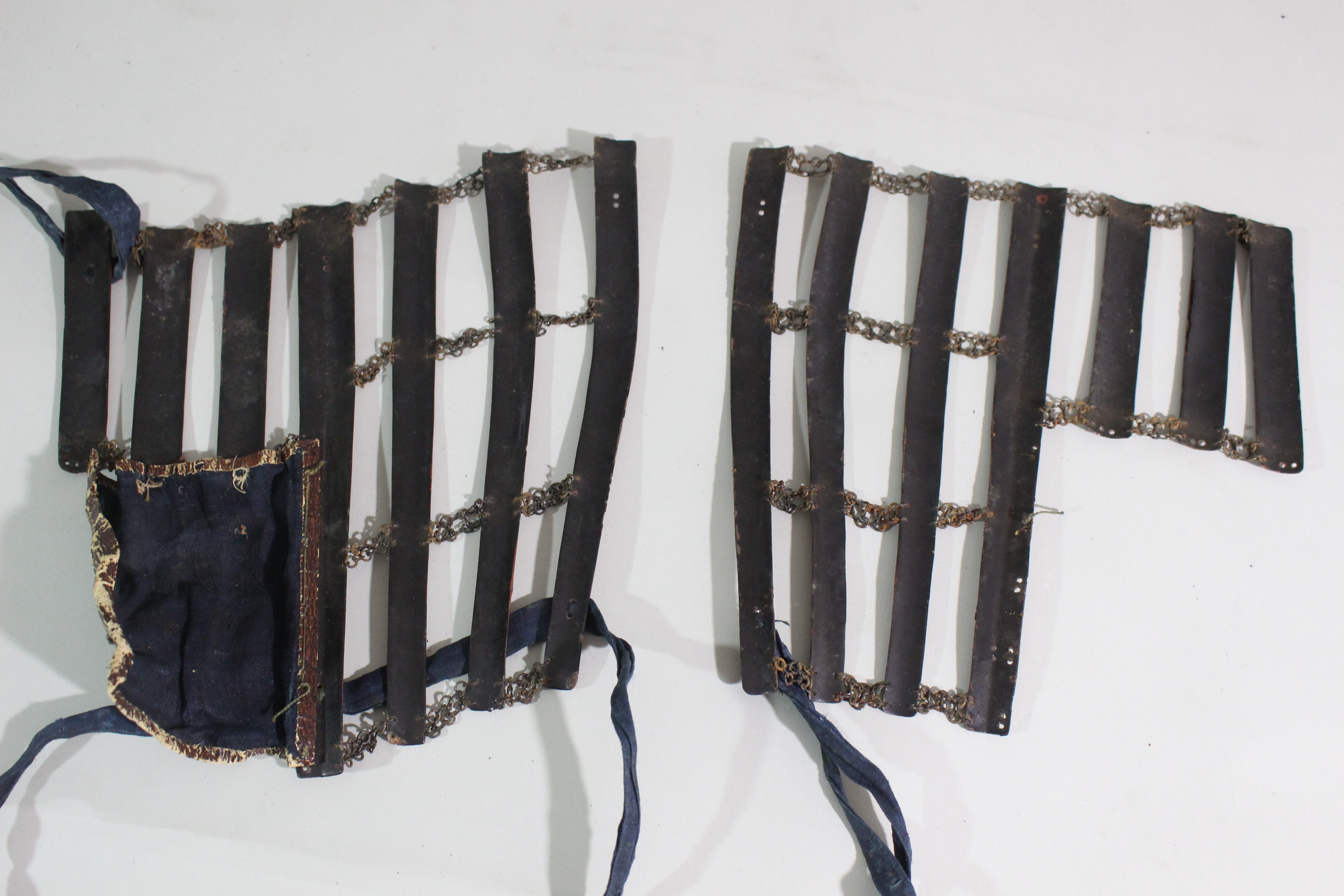Special Kicho Certification: Iron Vermilion Lacquer Cut-Plate Iyo-Zane Light Blue Thread Laced Two-Piece Do Gusoku, Kojunin-gumi (Oniwaban-shu) Captain's Armor Y1-126 — 10 of 82