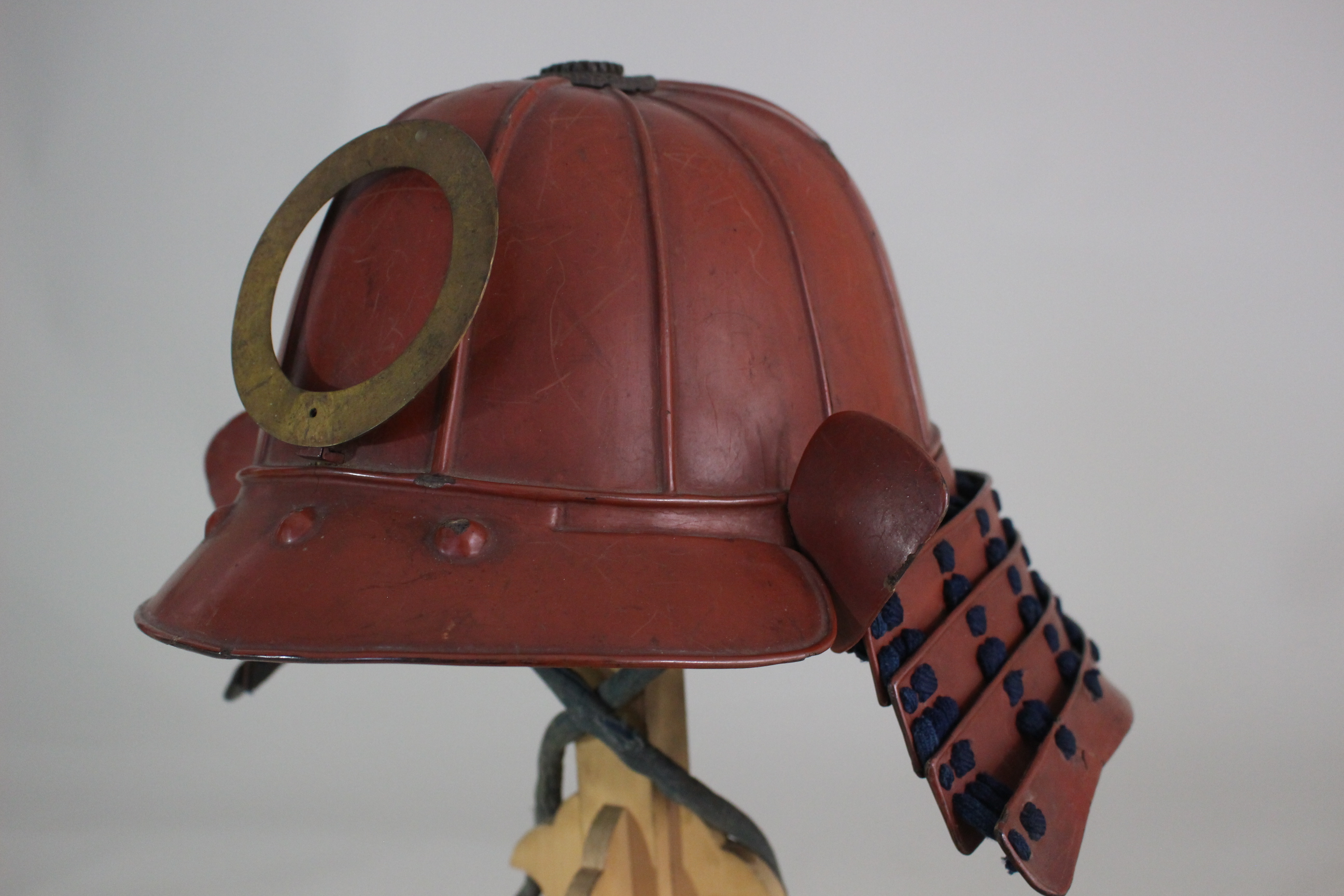 Special Kicho Certification: Iron Vermilion Lacquer Cut-Plate Iyo-Zane Light Blue Thread Laced Two-Piece Do Gusoku, Kojunin-gumi (Oniwaban-shu) Captain's Armor Y1-126 — 19 of 82