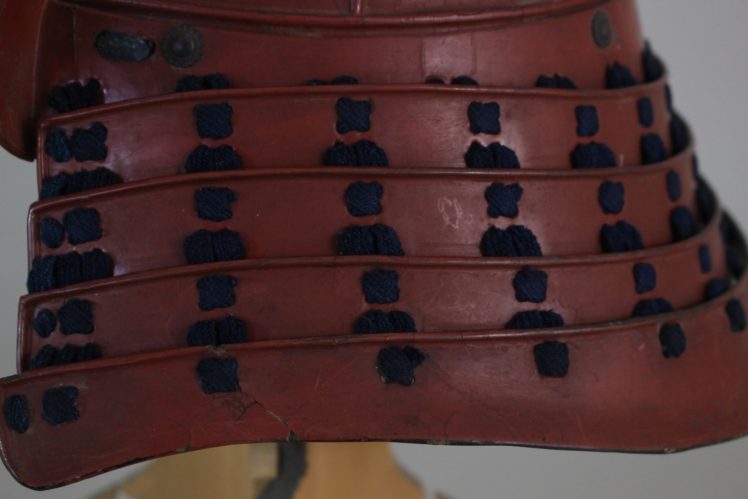 Special Kicho Certification: Iron Vermilion Lacquer Cut-Plate Iyo-Zane Light Blue Thread Laced Two-Piece Do Gusoku, Kojunin-gumi (Oniwaban-shu) Captain's Armor Y1-126 — 28 of 82