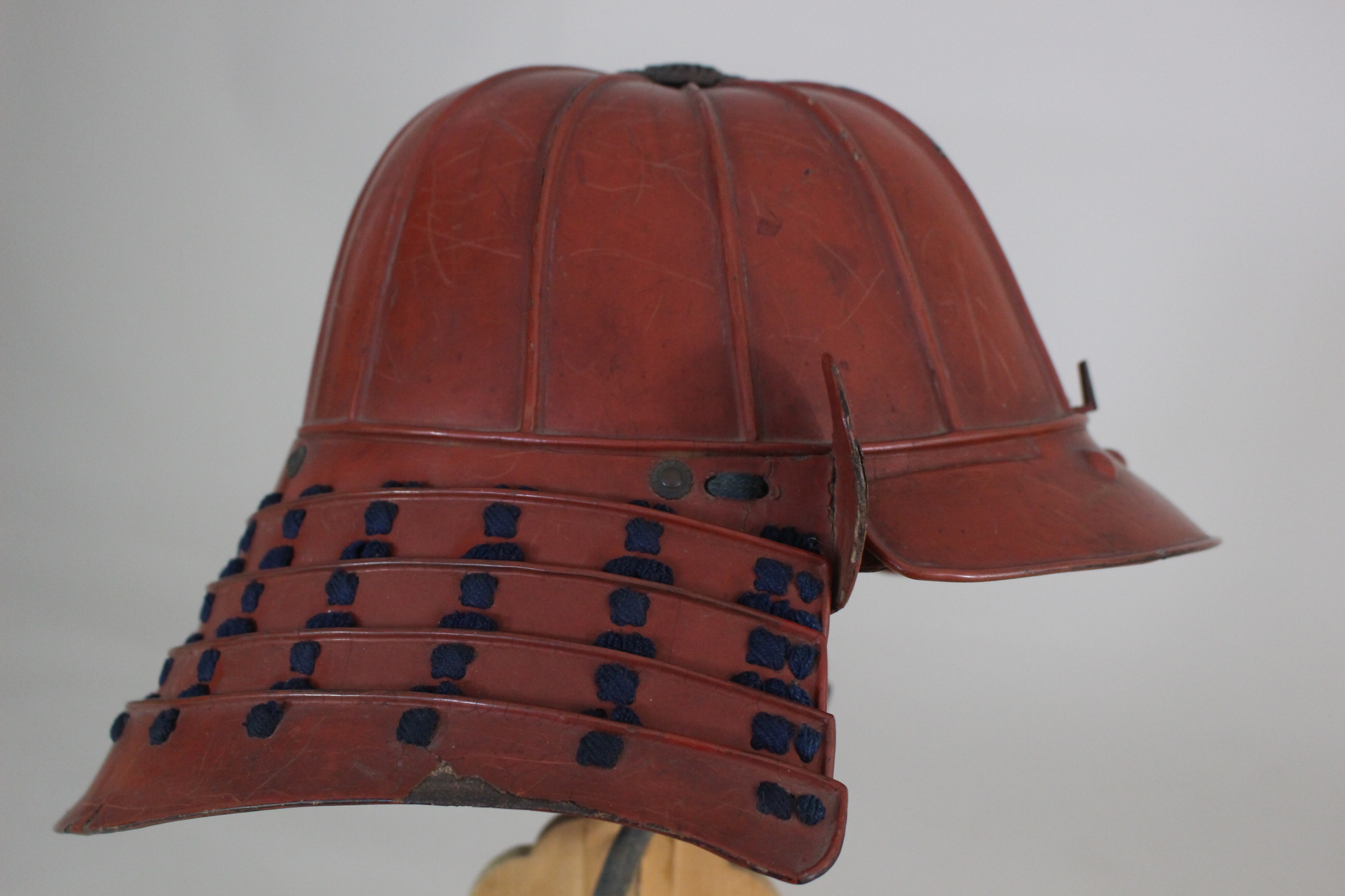 Special Kicho Certification: Iron Vermilion Lacquer Cut-Plate Iyo-Zane Light Blue Thread Laced Two-Piece Do Gusoku, Kojunin-gumi (Oniwaban-shu) Captain's Armor Y1-126 — 32 of 82