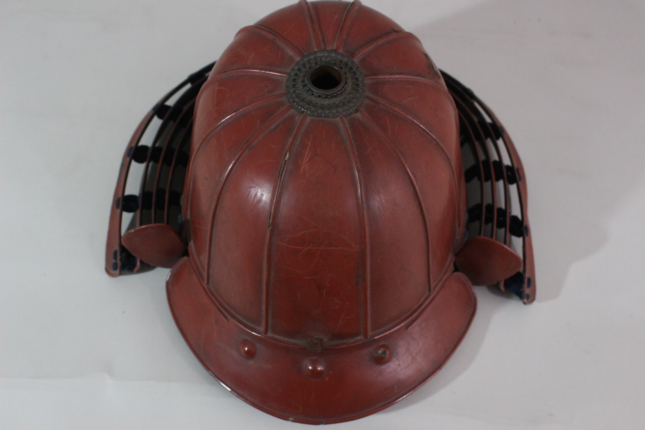 Special Kicho Certification: Iron Vermilion Lacquer Cut-Plate Iyo-Zane Light Blue Thread Laced Two-Piece Do Gusoku, Kojunin-gumi (Oniwaban-shu) Captain's Armor Y1-126 — 34 of 82