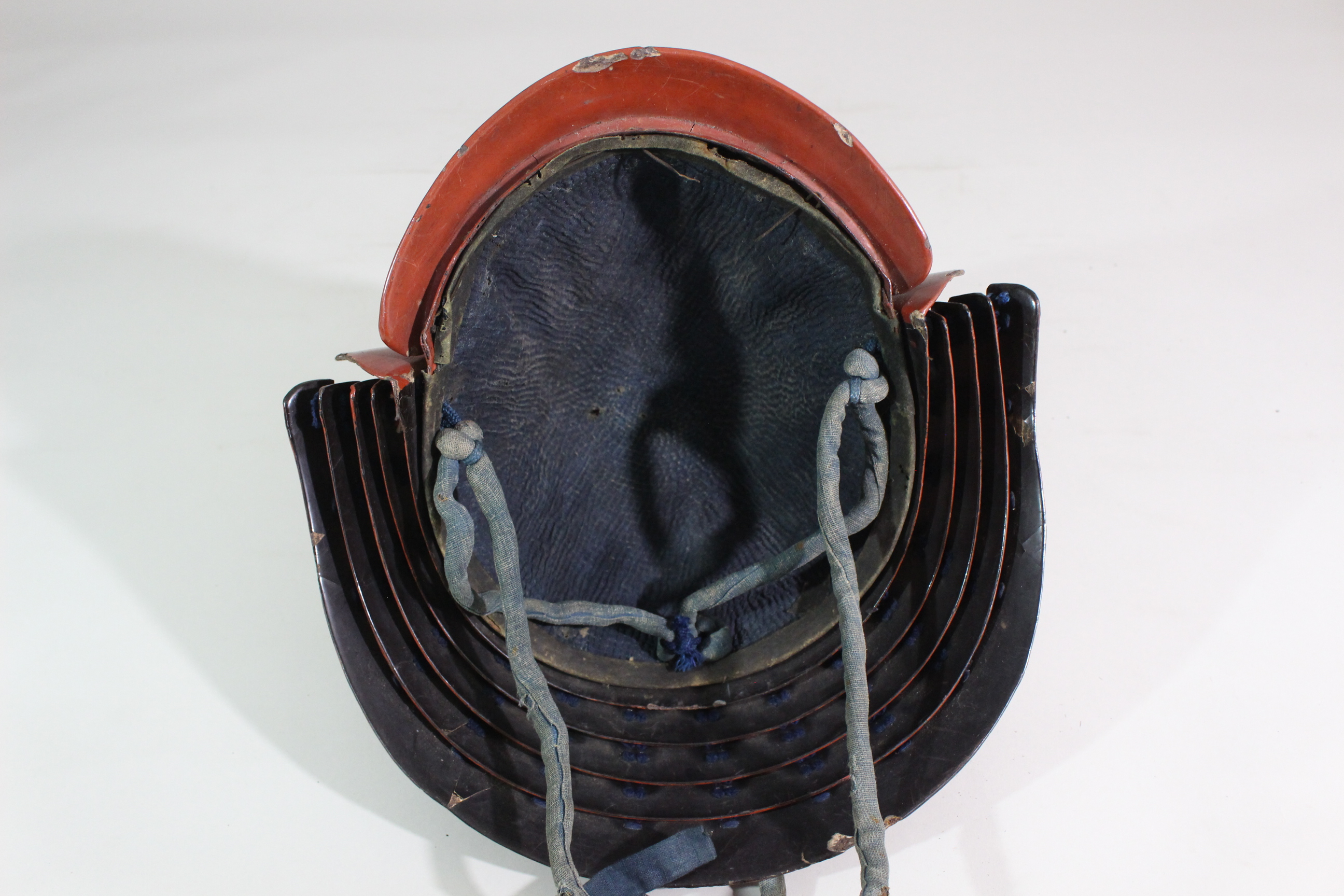 Special Kicho Certification: Iron Vermilion Lacquer Cut-Plate Iyo-Zane Light Blue Thread Laced Two-Piece Do Gusoku, Kojunin-gumi (Oniwaban-shu) Captain's Armor Y1-126 — 36 of 82
