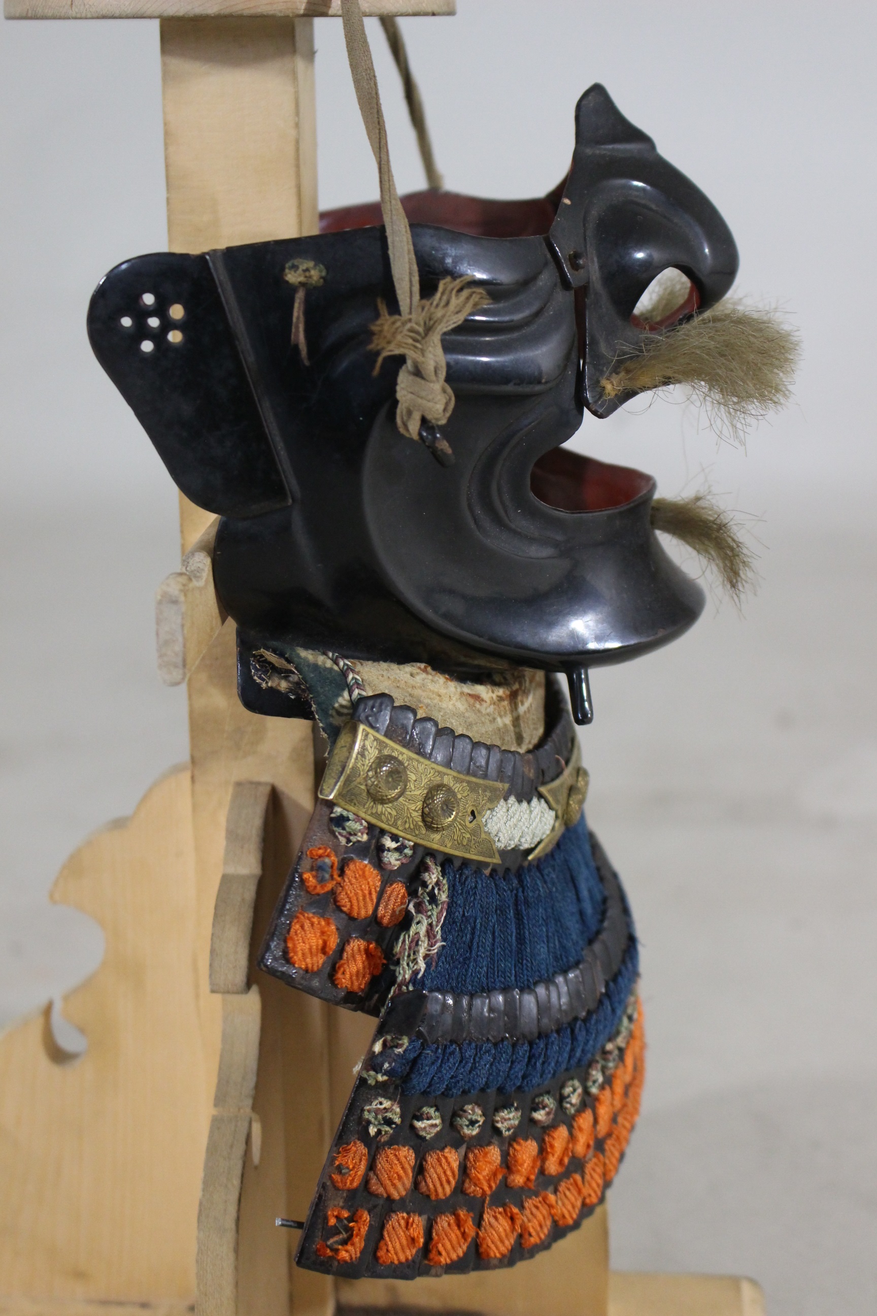 Special Kicho Certificate: Kon Susogo Odoshi Do-Maru Gusoku Y1-57 — 14 of 97