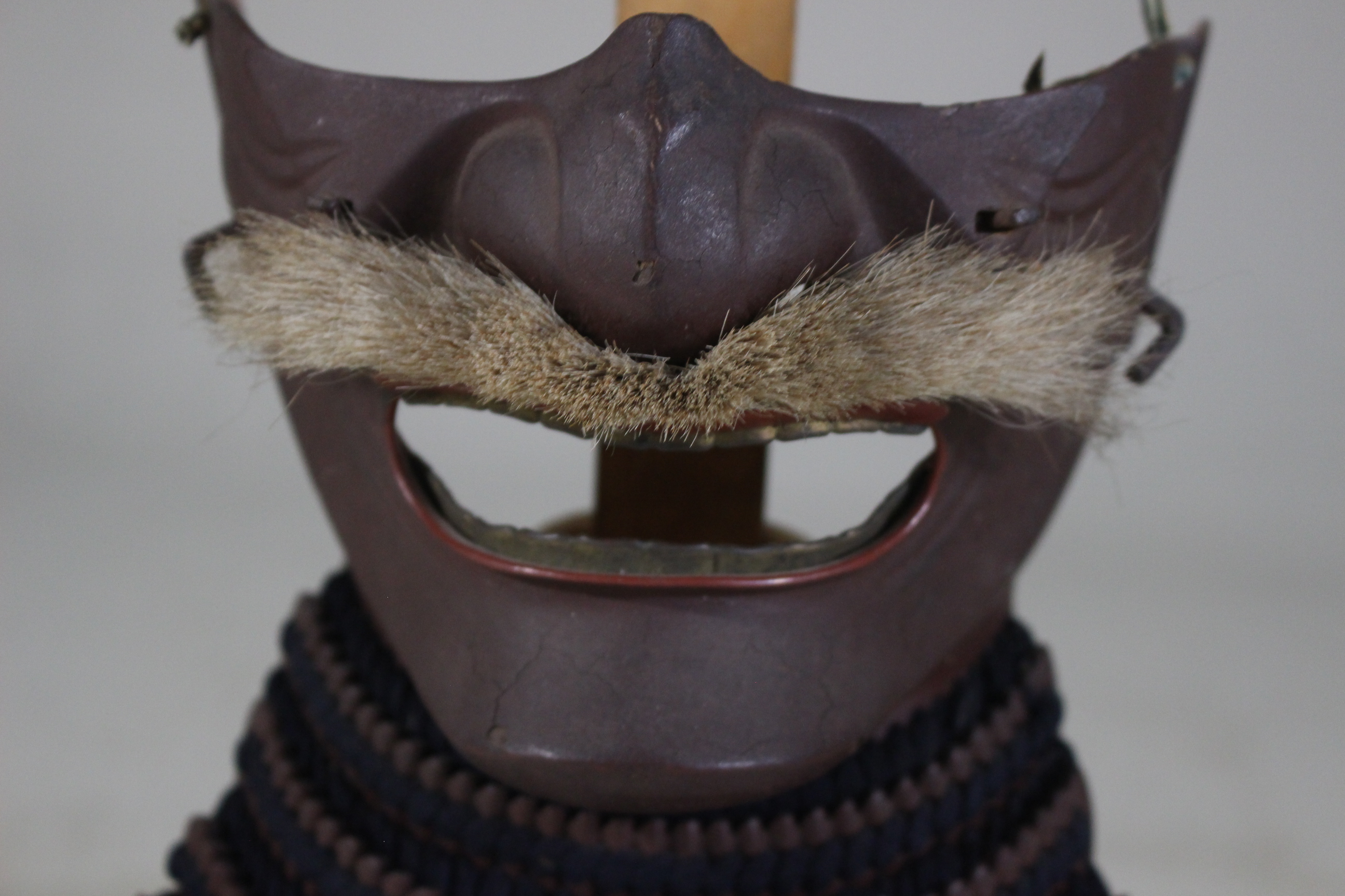 Iron Rust Lacquered Menpo with Kiritsuke Kozane Tare E3-118 — 5 of 10