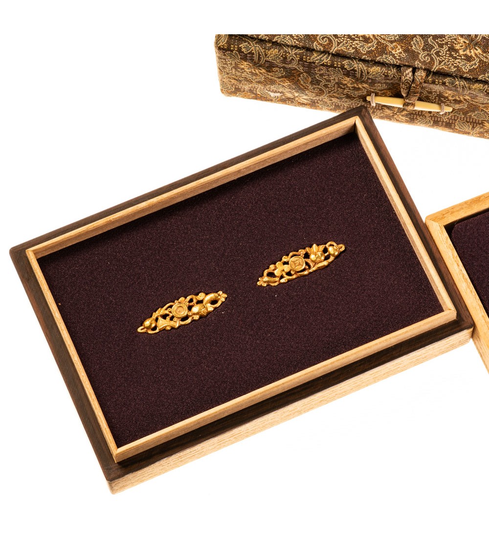 Hozon Tosogu: Ko-Mino Treasures Menuki — 13 of 14