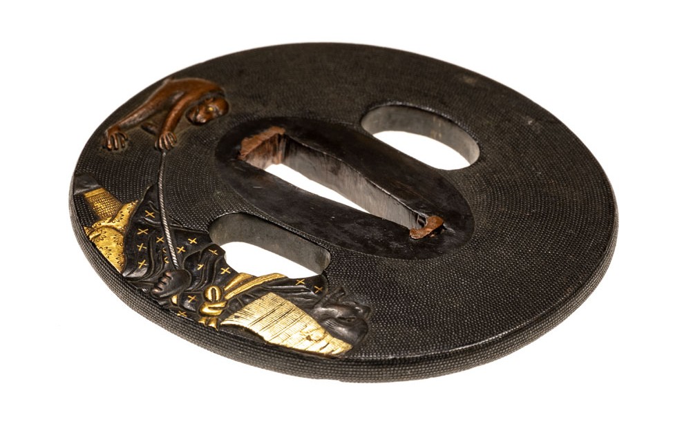 Mito Ryoushi Hoenzu (Hunter Catching Monkey) Tsuba - Hozon Tosogu — 7 of 16