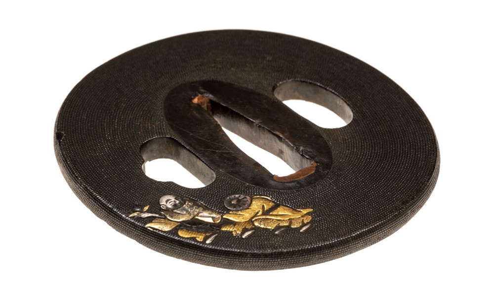 Mito Ryoushi Hoenzu (Hunter Catching Monkey) Tsuba - Hozon Tosogu — 9 of 16