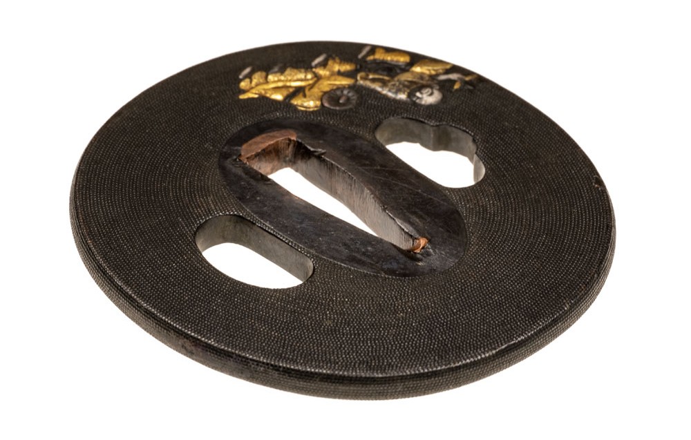 Mito Ryoushi Hoenzu (Hunter Catching Monkey) Tsuba - Hozon Tosogu — 11 of 16