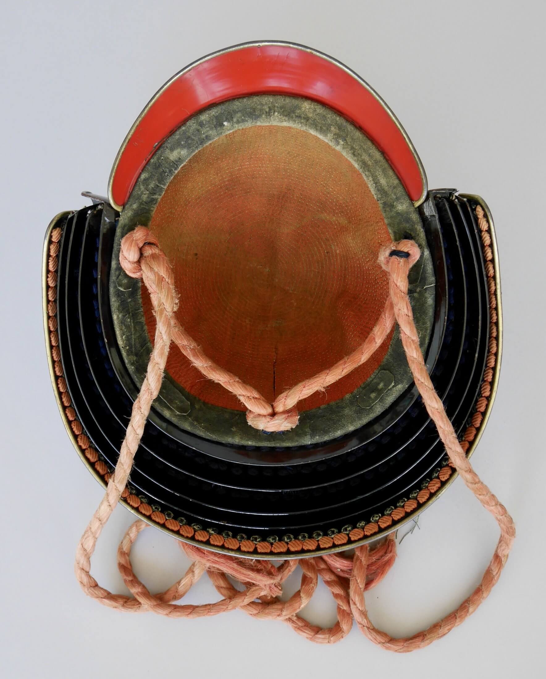 Iron Russet-lacquered 62-plate Suji Kabuto with Iron Russet-lacquered Nimai-do Gusoku — 17 of 33