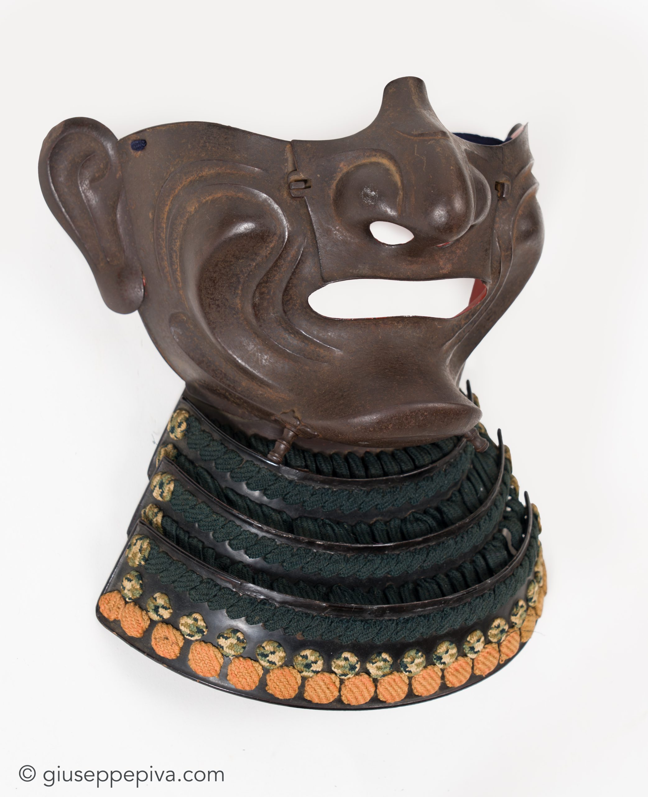 Ita-kozane-dō Tosei Gusoku - Samurai armor, mid Edo period — 10 of 14