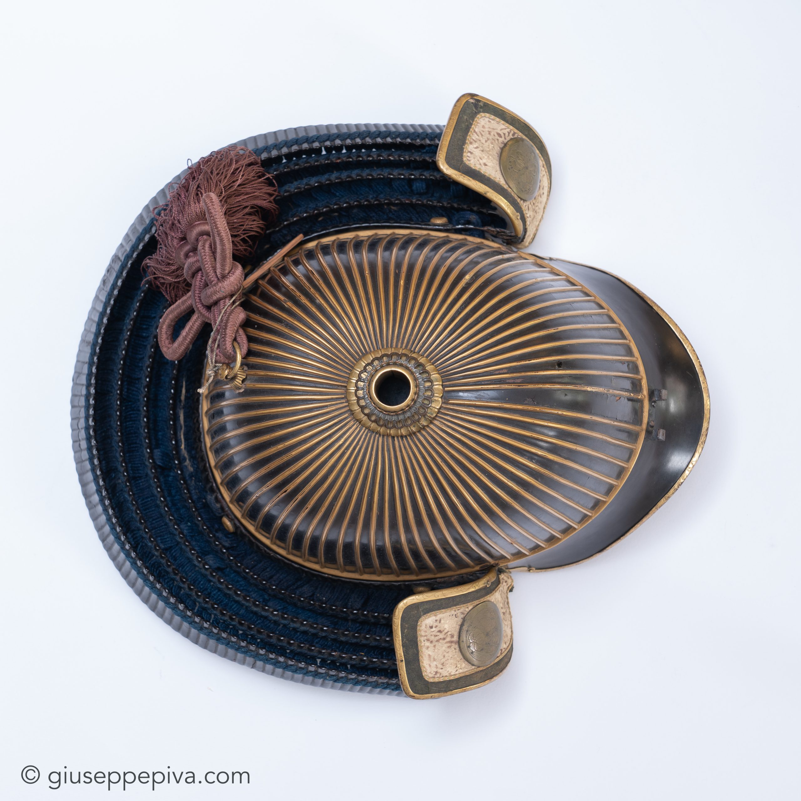 Suji-bachi kabuto kabuto, Haruta school 62-plate samurai helmet — 12 of 12