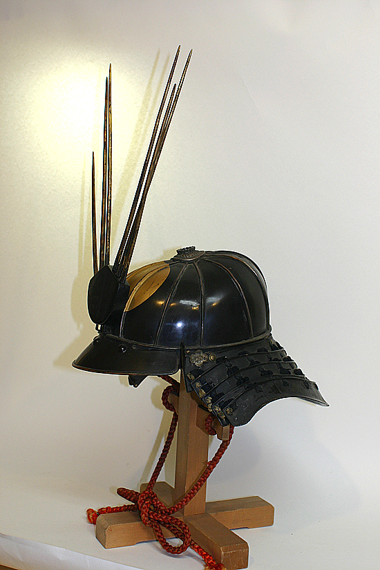 Iron Black Lacquer Akoda-nari Kabuto with Full Fukurins — 2 of 6
