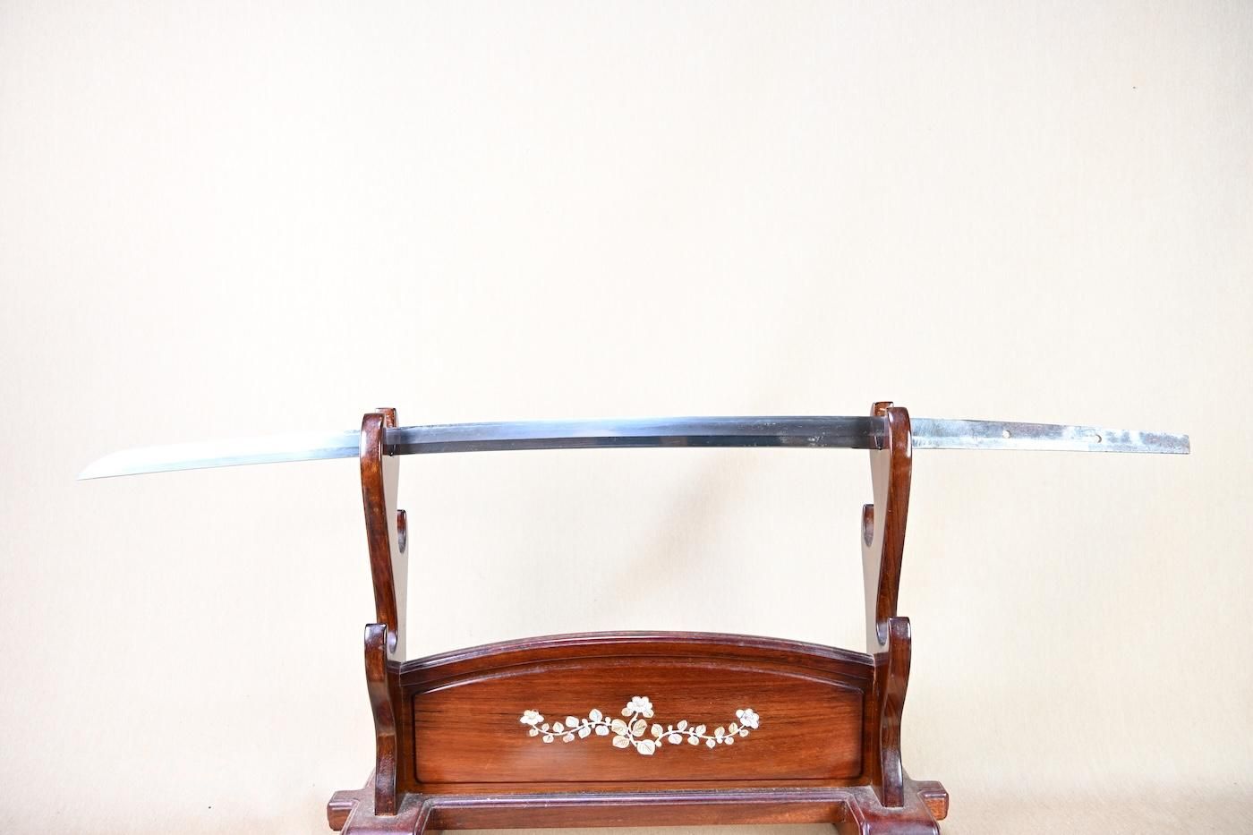 Katana: Unsigned (Mumei) 69.6cm with a relatively good Type 98 Gunto Koshirae, for appreciation, iai, or tameshigiri! — 17 of 50