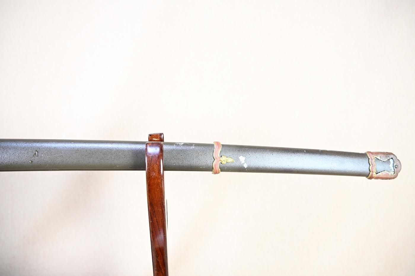 Katana: Unsigned (Mumei) 69.6cm with a relatively good Type 98 Gunto Koshirae, for appreciation, iai, or tameshigiri! — 32 of 50