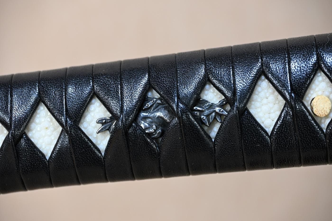 Katana: Mumei - 63.6cm, a small powerful sword easy to handle, for appreciation, iai, or tameshigiri! — 34 of 47