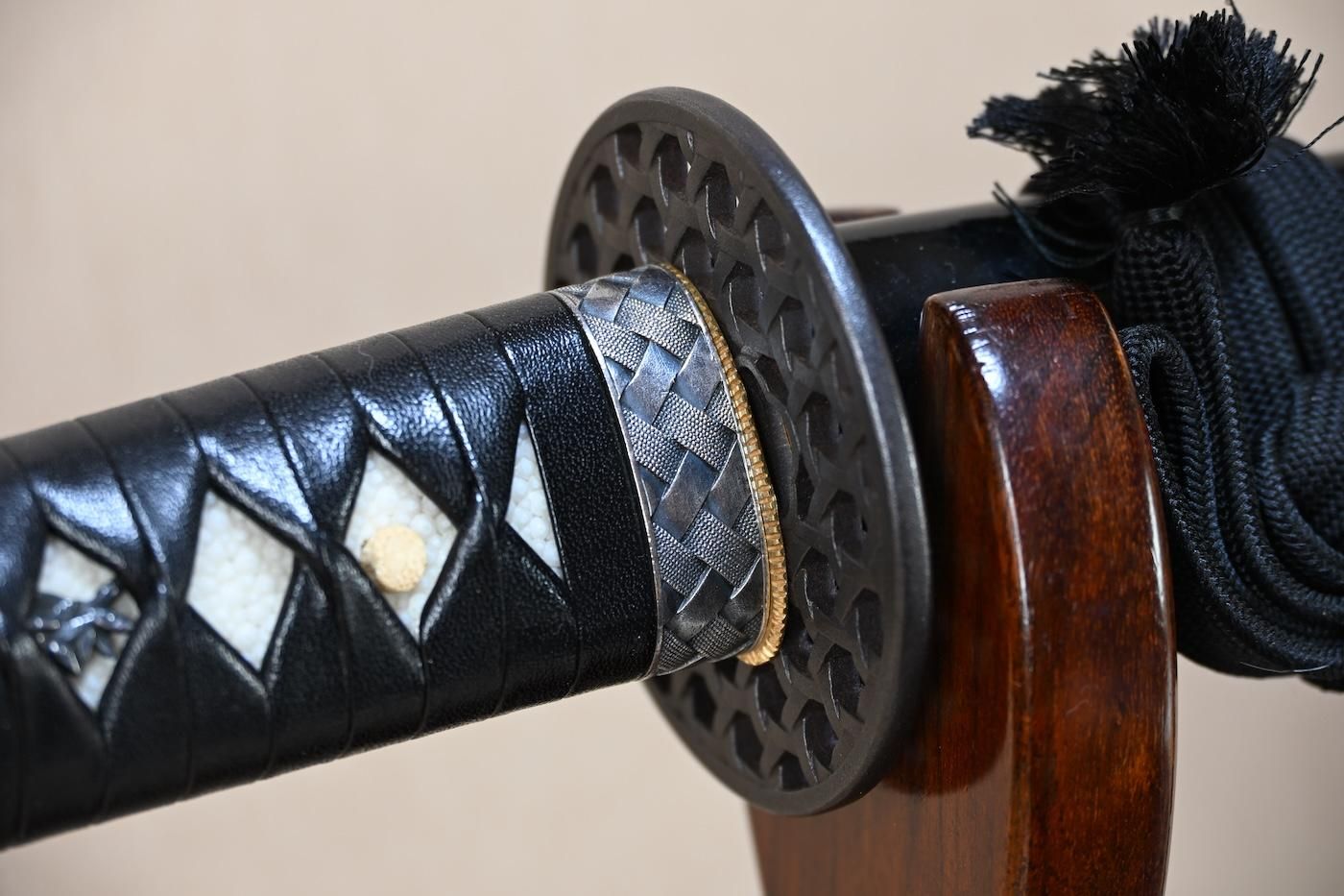 Katana: Mumei - 63.6cm, a small powerful sword easy to handle, for appreciation, iai, or tameshigiri! — 36 of 47