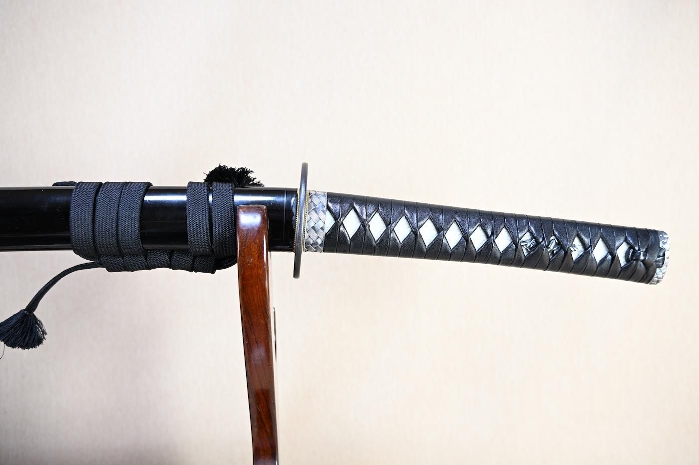 Katana: Mumei - 63.6cm, a small powerful sword easy to handle, for appreciation, iai, or tameshigiri! — 40 of 47