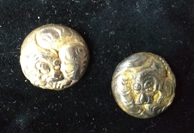 Button Menuki, Attributed to Ezo School by Skip Holbrook — 8 of 10