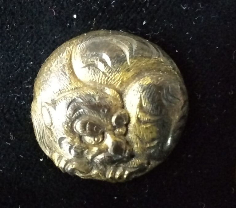 Button Menuki, Attributed to Ezo School by Skip Holbrook — 9 of 10