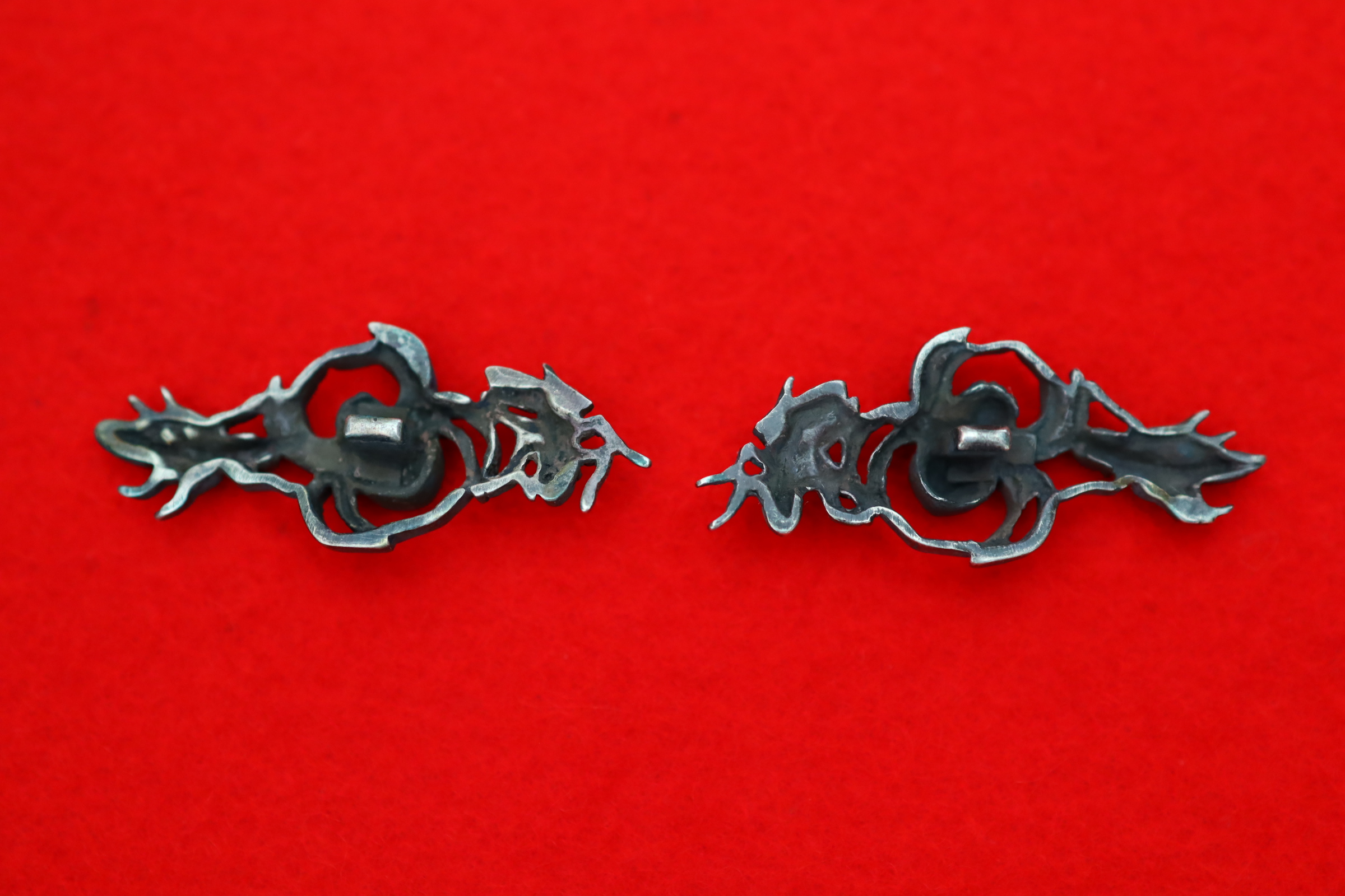 Menuki: Mumei, Chiyu-zu (Wisdom and Courage Design) — 2 of 4