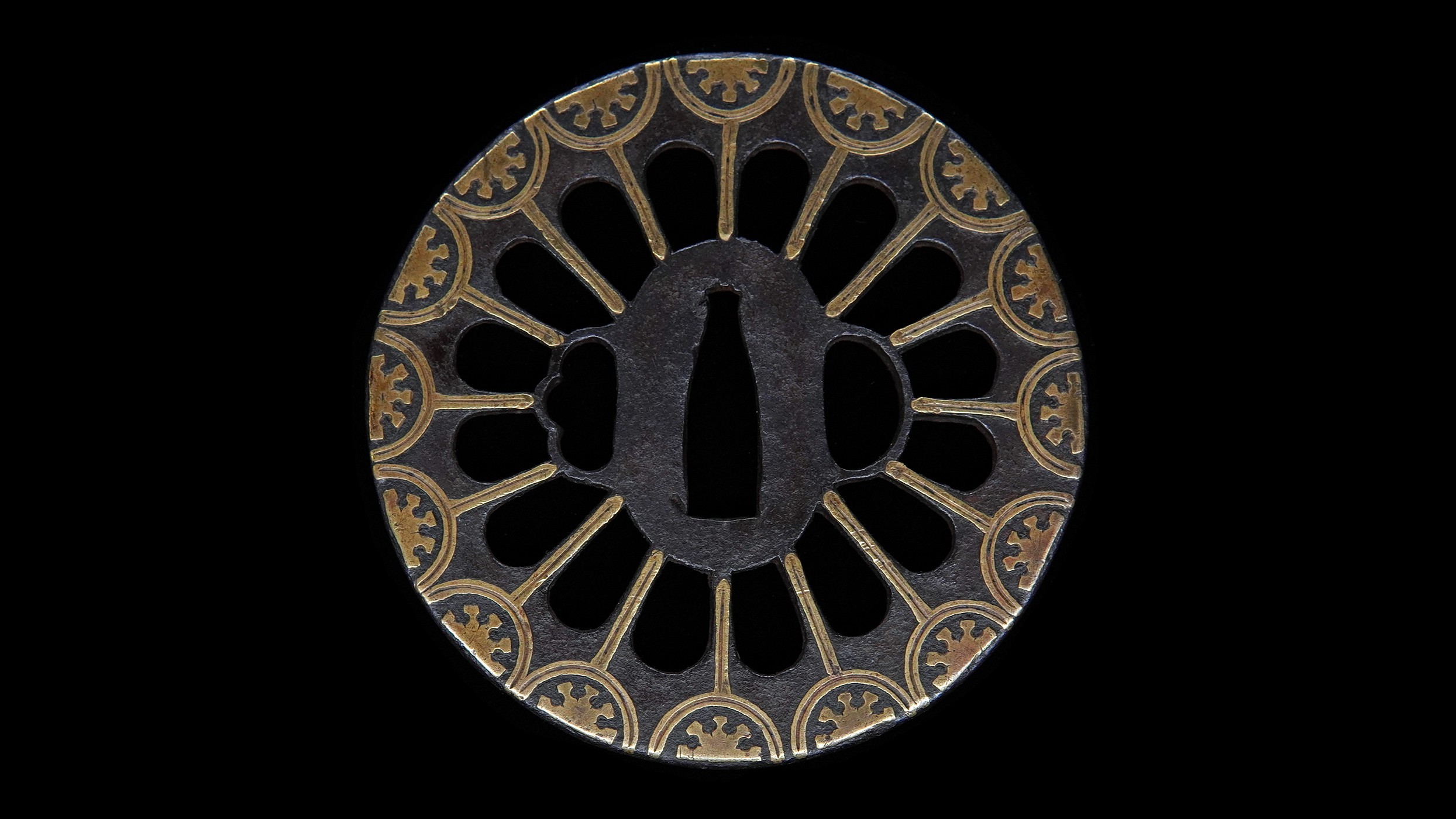 Tsuba: Chrysanthemum Openwork Inlay, Mumei Heianjo — 3 of 8