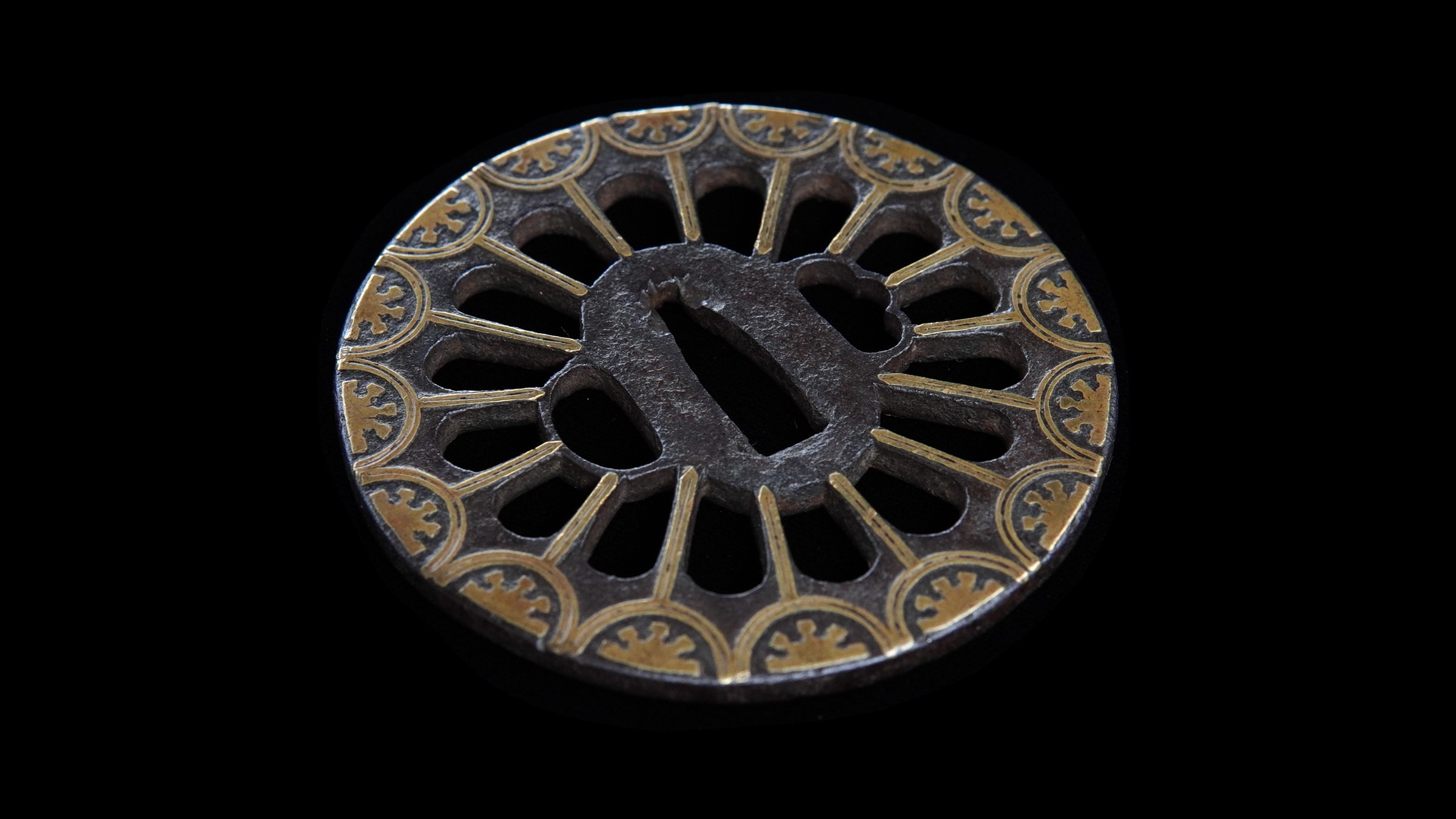 Tsuba: Chrysanthemum Openwork Inlay, Mumei Heianjo — 4 of 8