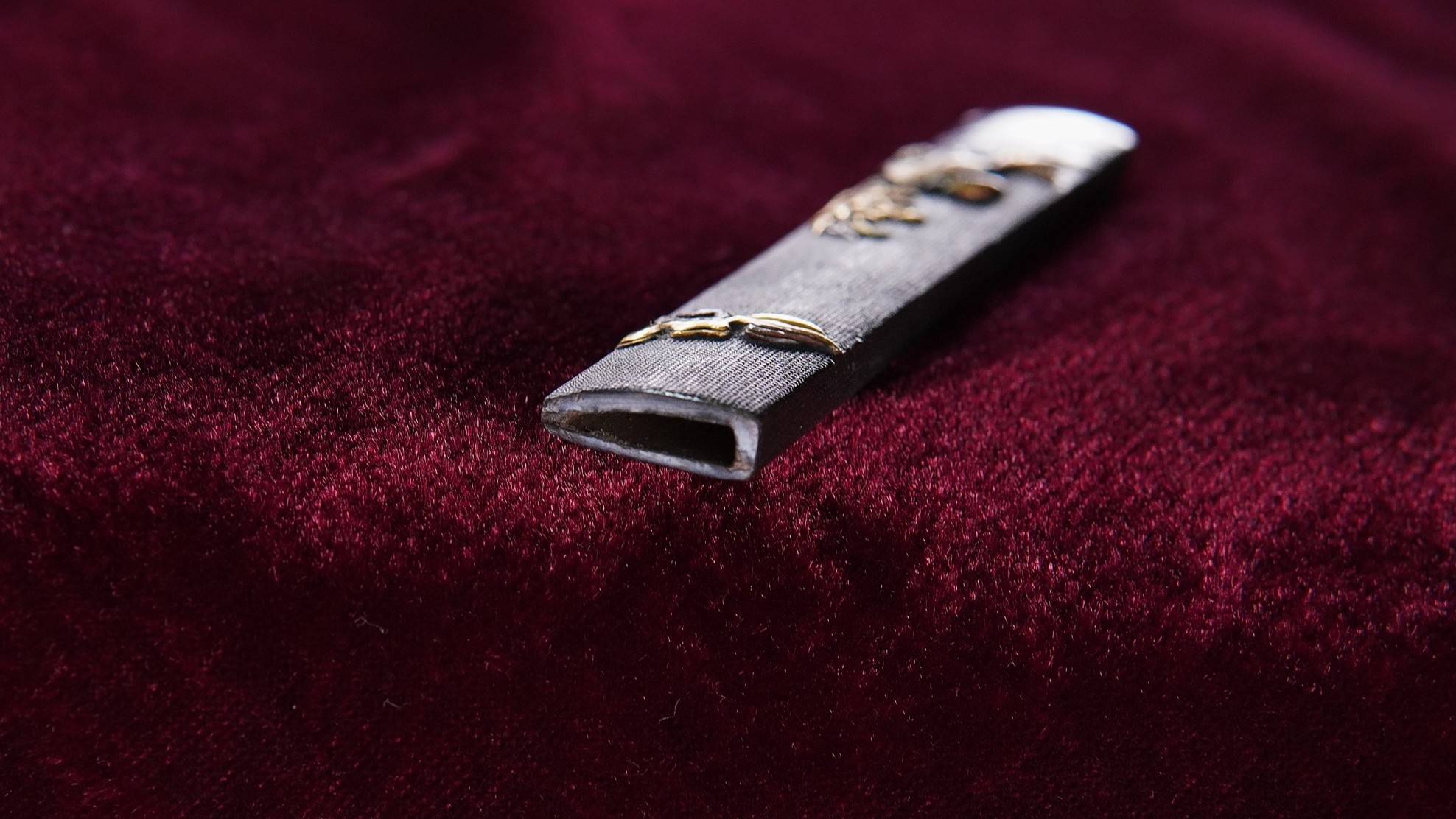 Hozon Tosogu: Kozuka with Fisherman under Moonlight Design, Kyo-Kinko — 7 of 11