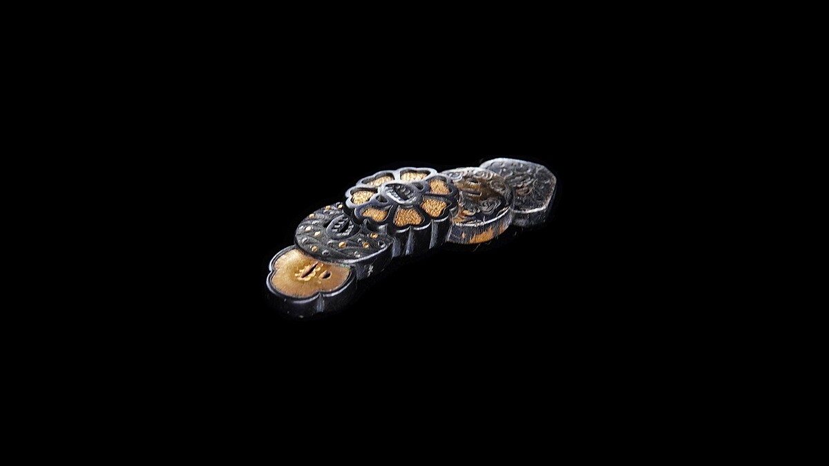 Menuki: Tsuba-zukushi Design, Mumei — 7 of 9