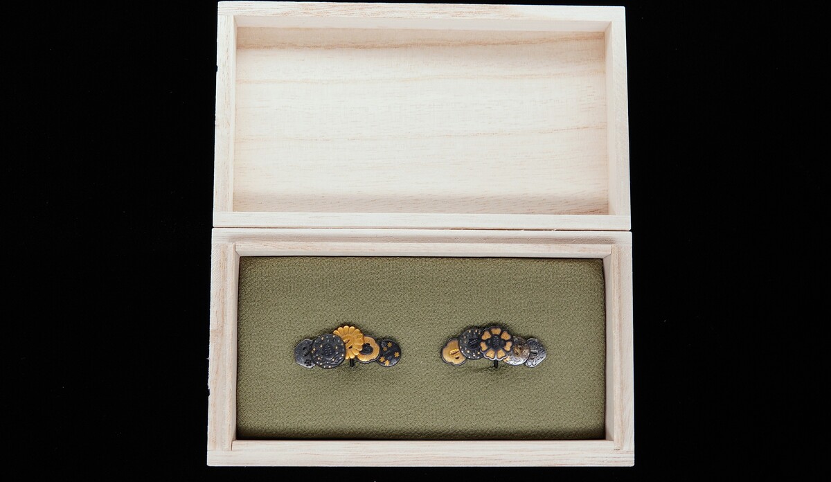 Menuki: Tsuba-zukushi Design, Mumei — 9 of 9