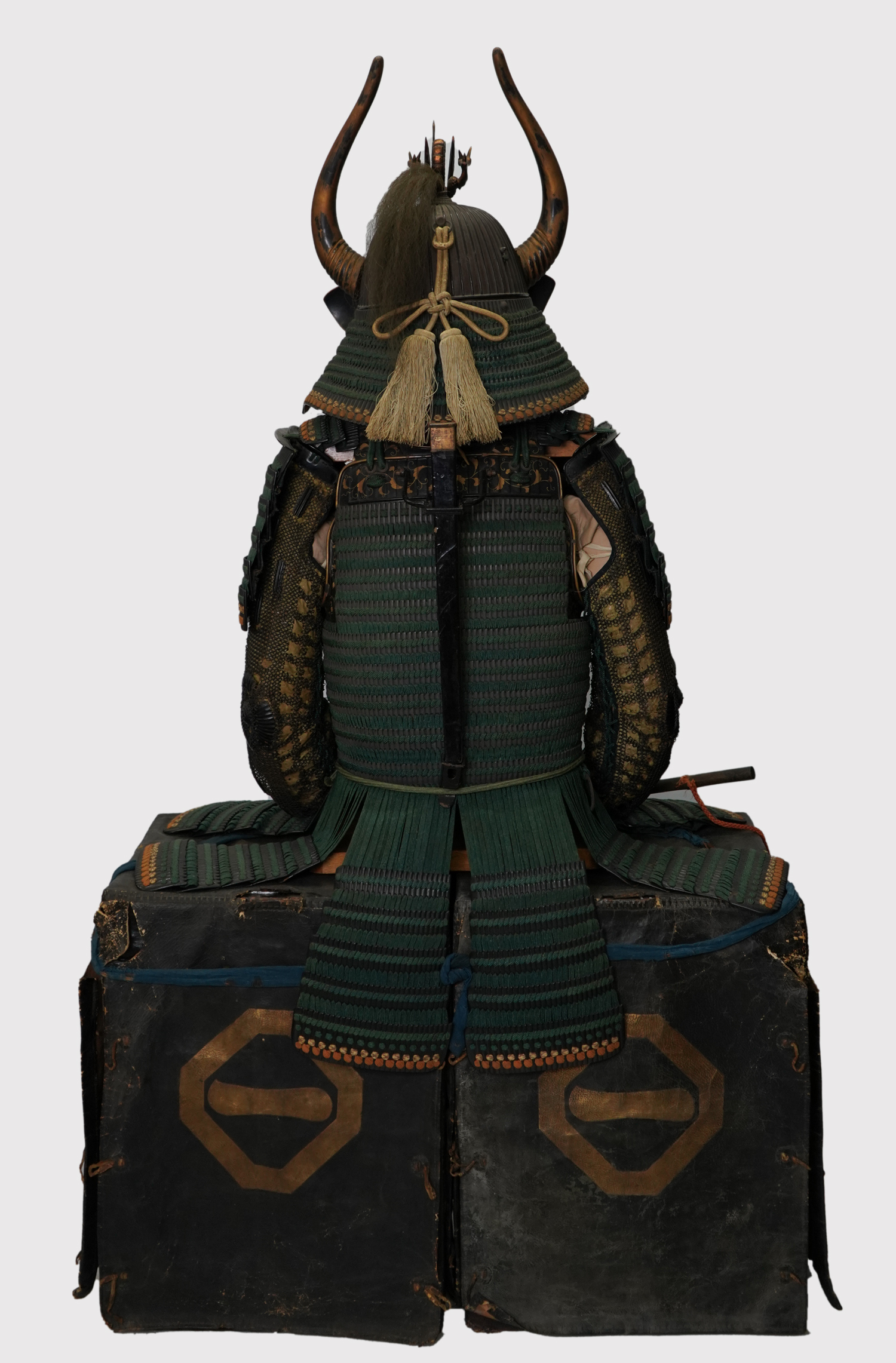 Armor: Moegi-ito Honkozane Odoshi Nimai-do Gusoku — 4 of 8