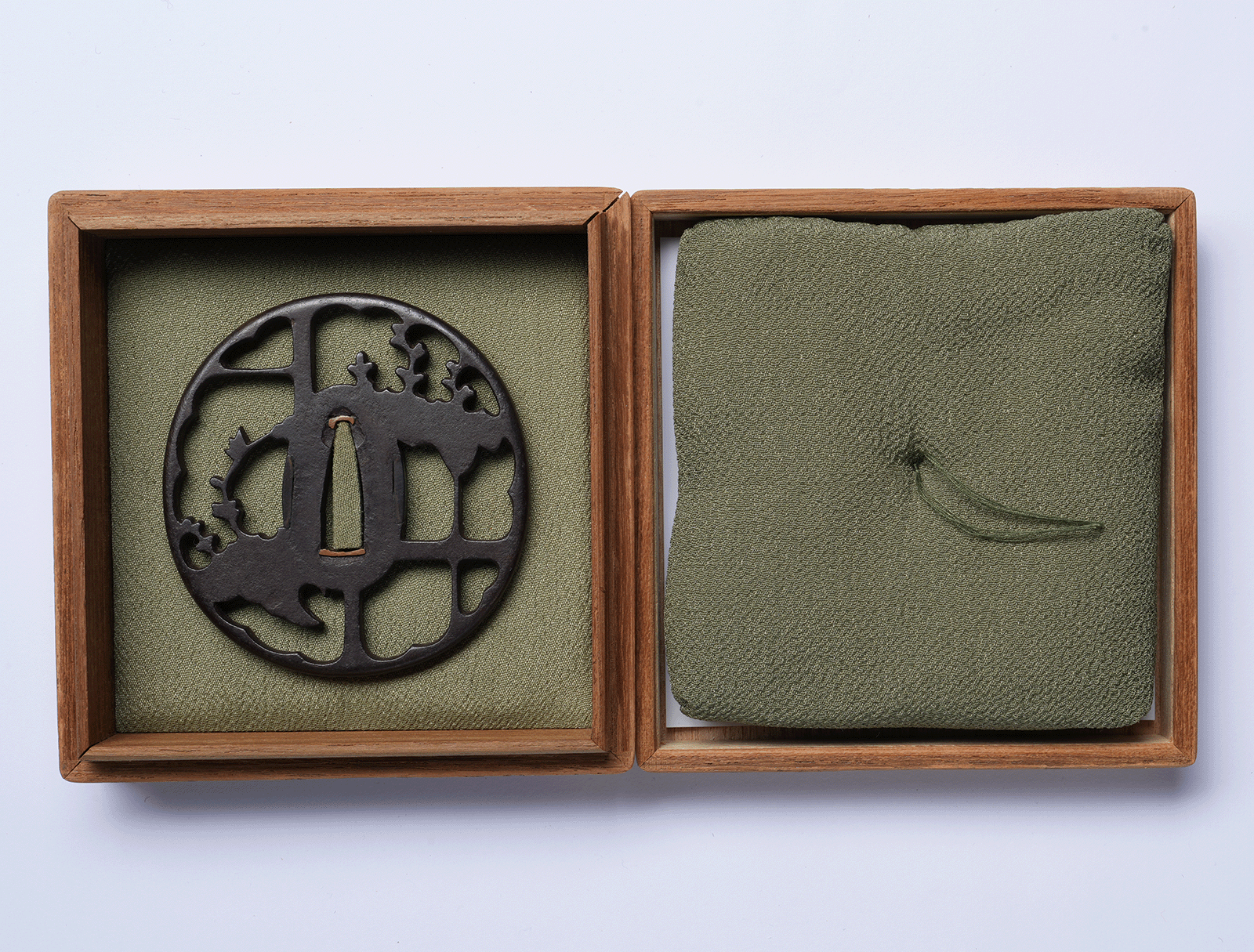 Tsuba: Nishigaki (NBTHK Hozon) — 4 of 5