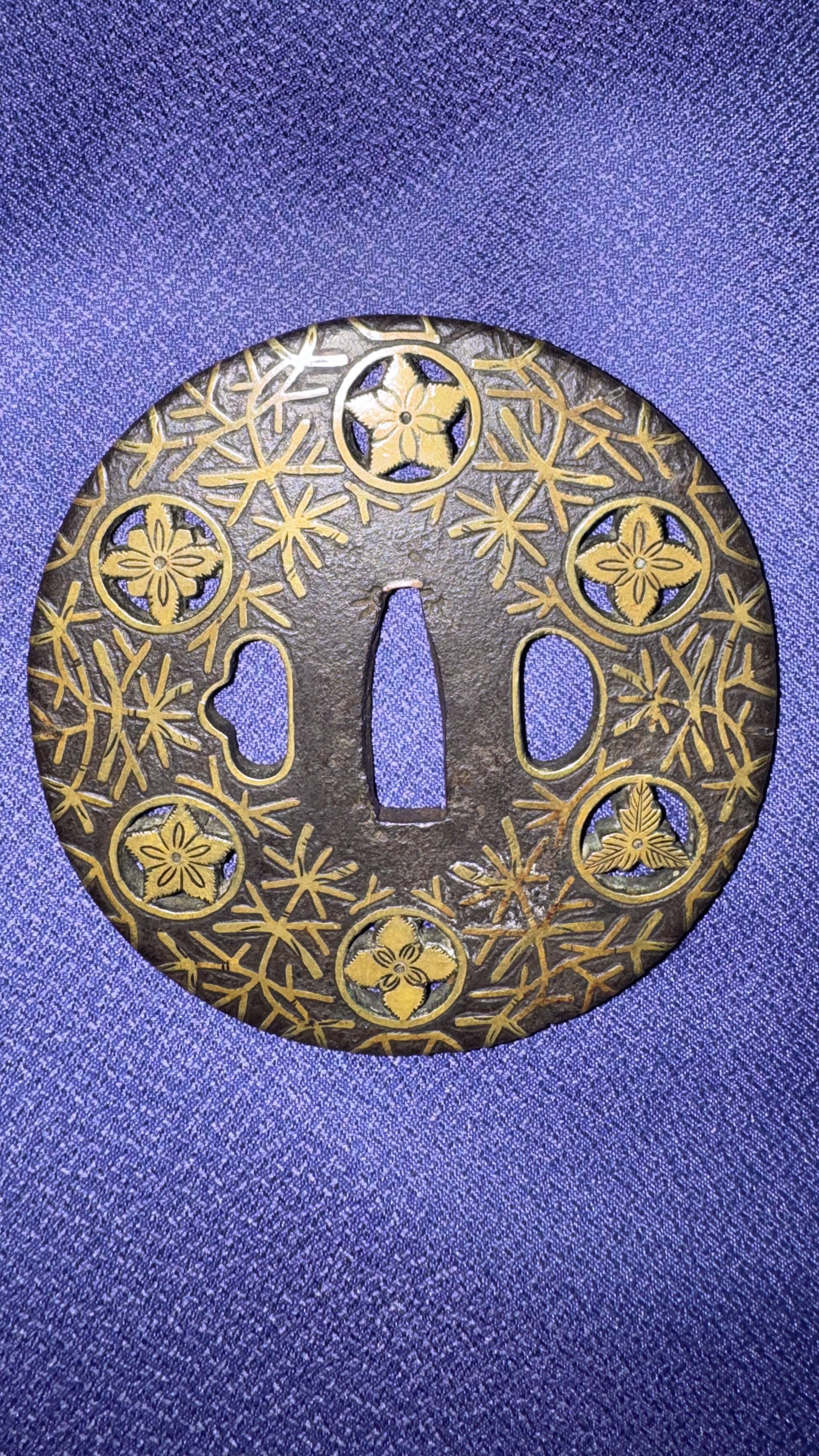 Tsuba: Mumei Yoshiro - Tokubetsu Hozon Tosogu — 1 of 4