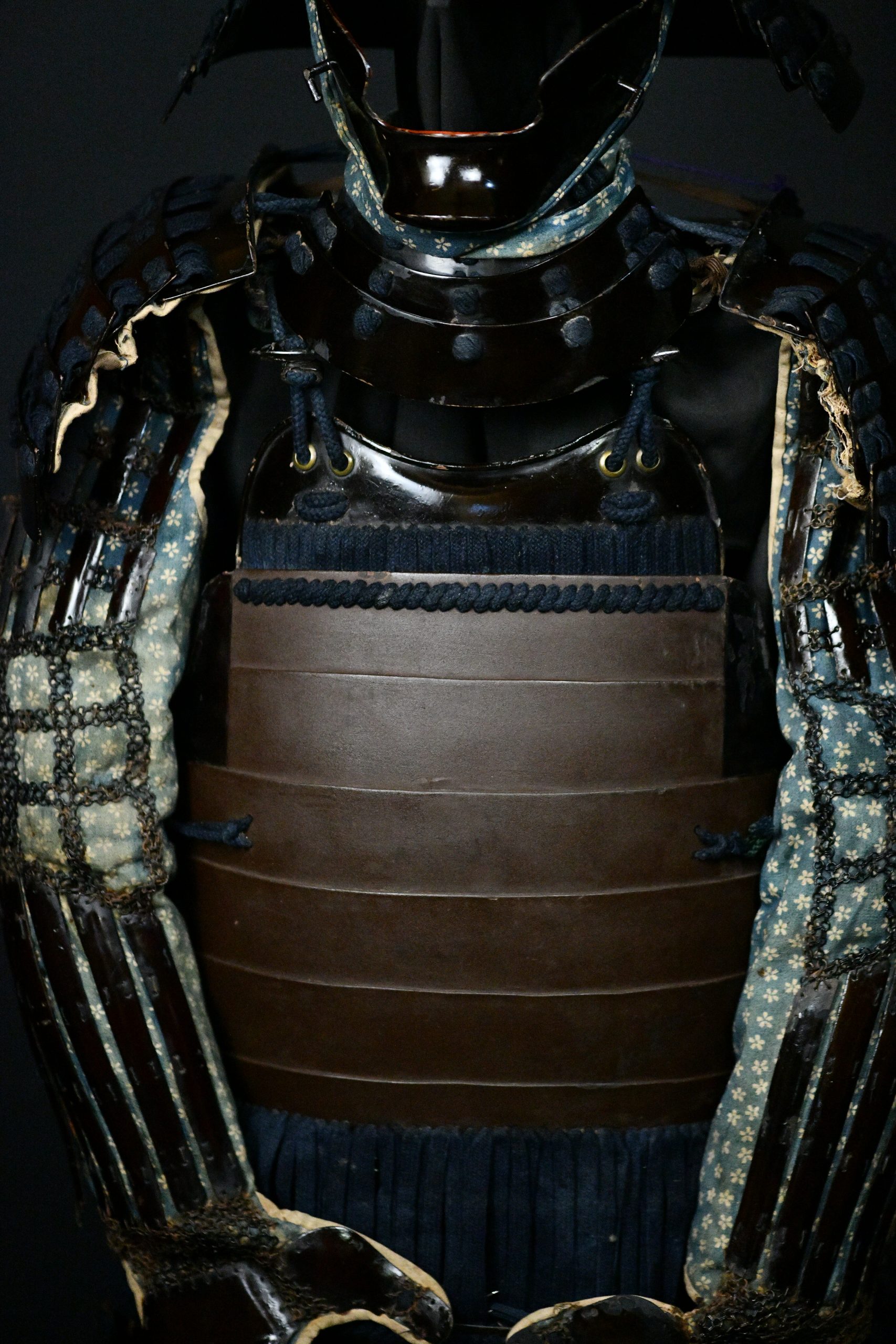 Gusoku with Crescent Moon Maedate — 14 of 20